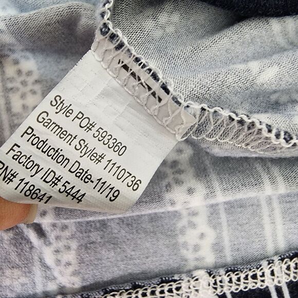 Lane Bryant Womens Top Swing Tee Size 26/28 Floral Striped Cold Shoulder Black - Picture 9 of 9